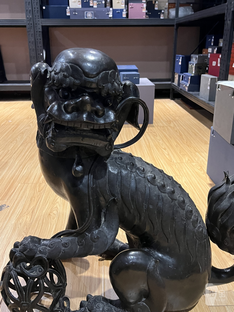 明 铜狮子戏球香薰 - 图5